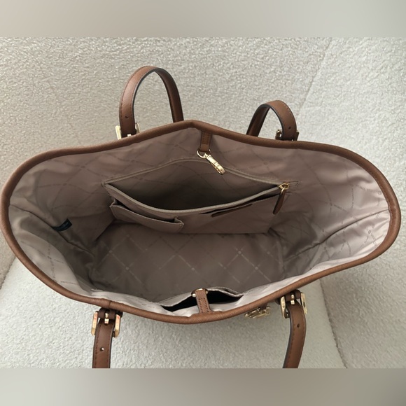 Michael Kors Tote Bag - Picture 6 of 8